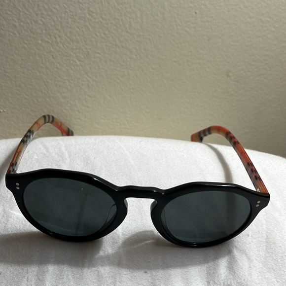 Burberry Suglasses - Picture 6 of 11